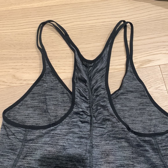 Lululemon tank - size 6 - Picture 2 of 3